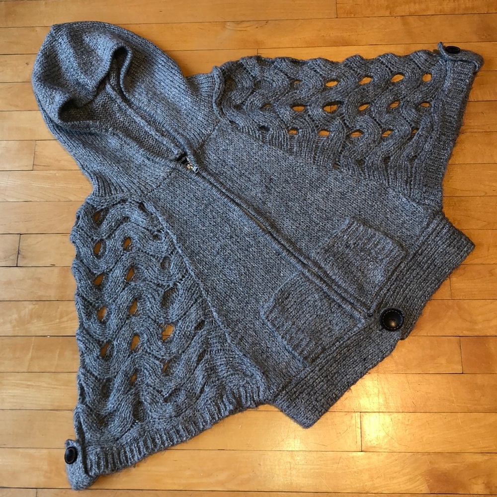 Chaudry KC Hooded Sweater